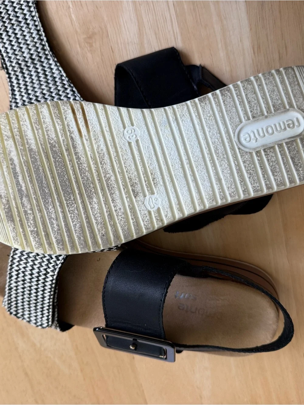 Remonte Black and Cream Zigzag Buckle Slide Sandals size 39